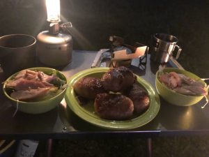 キャンプの夕食