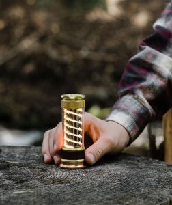 立てて設置した様子