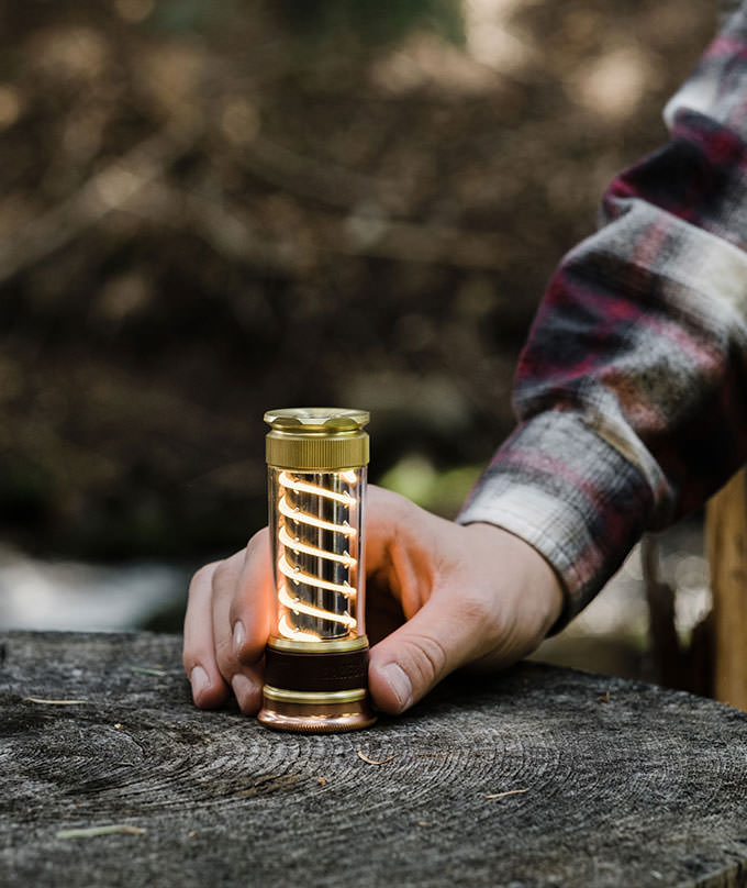 立てて設置した様子