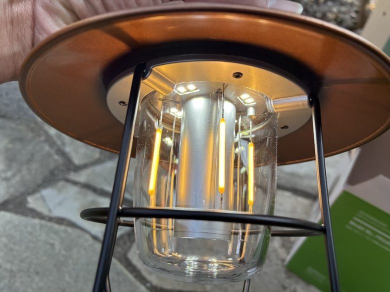 暖色のランタン